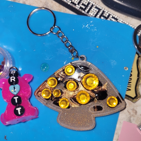 Colorful RESIN - Picture 9 of 11